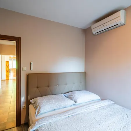 Kis Bogracs Vendeghaz Holiday home *